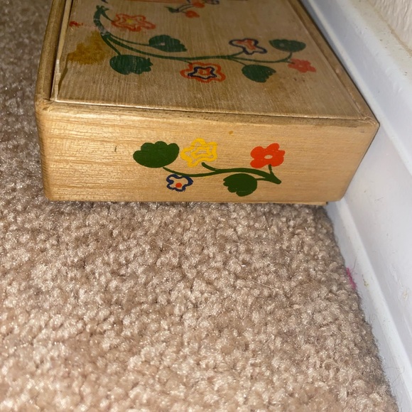 Vintage early American shulton inc. spice box - Picture 5 of 6